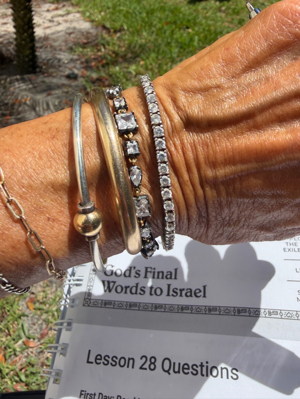 V to M Jewelry B-Baubles